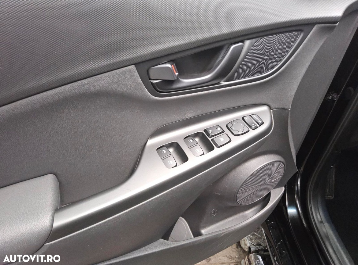 Hyundai KONA - 6
