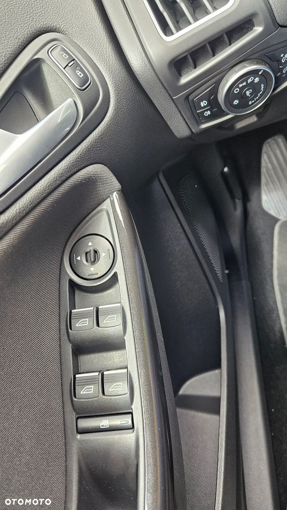 Ford Focus 1.0 EcoBoost Start-Stopp-System TREND - 18