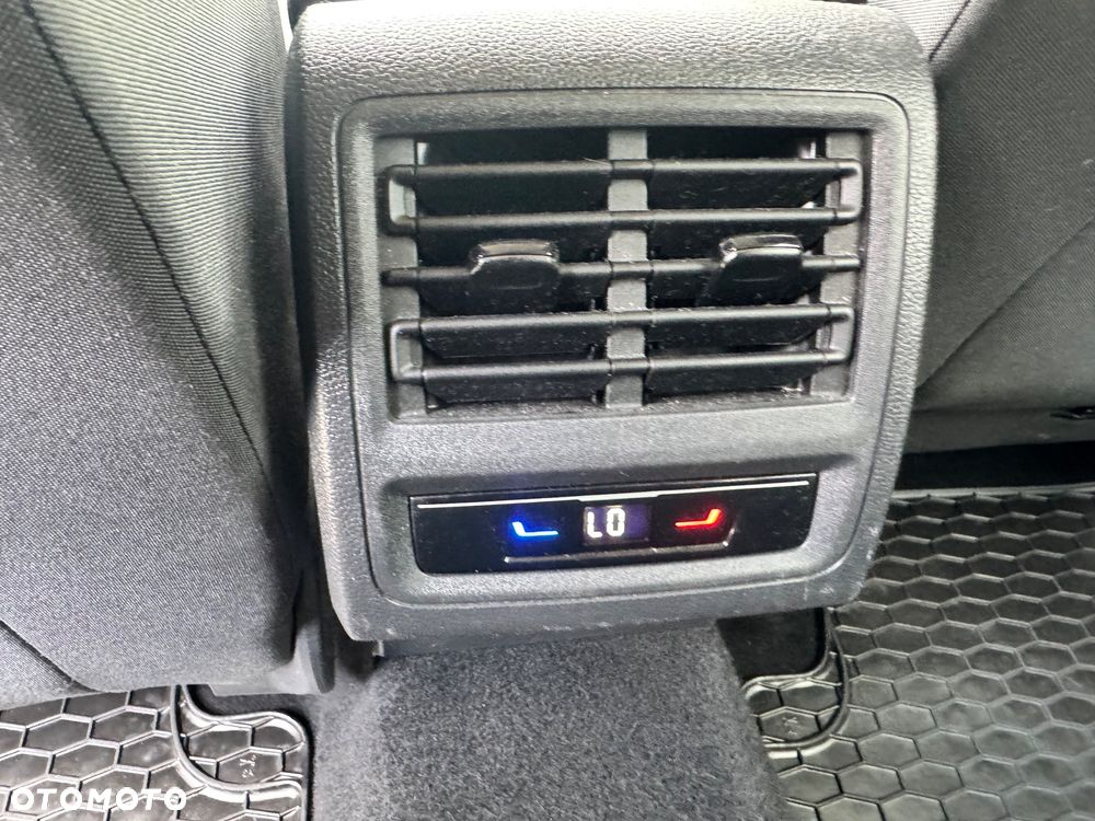 Volkswagen Golf 2.0 TDI SCR DSG Active - 17