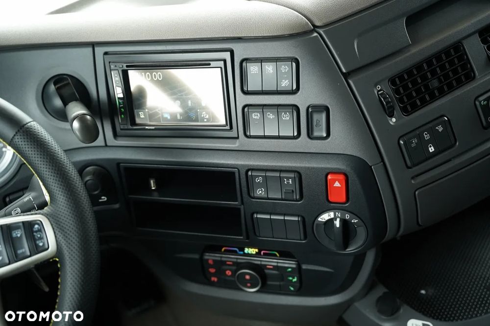 DAF XF 530 / SPACE CAB / OPONY 100% / CAŁY NA PODUSZKACH / EURO 6 - 28