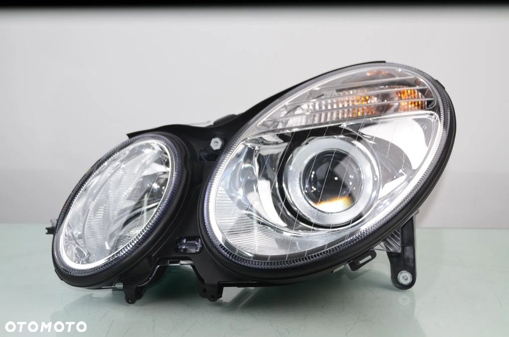 MERCEDES E-KLASSE W211 LIFT XENON SKRĘTNY A2118205161 Lewy Przedni Oryginał - 1