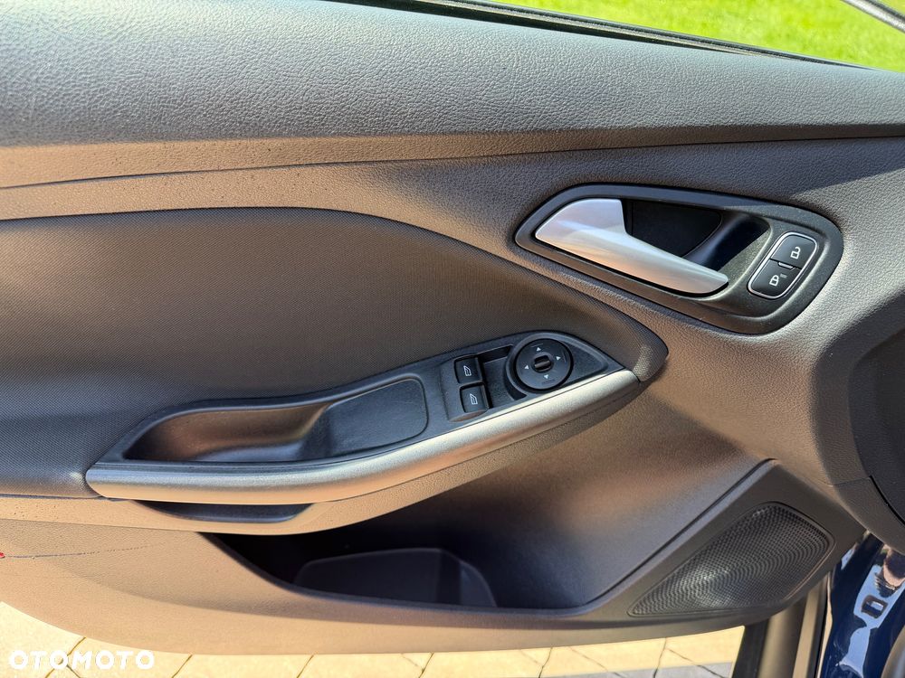 Ford Focus 1.6 Ambiente Start - 33