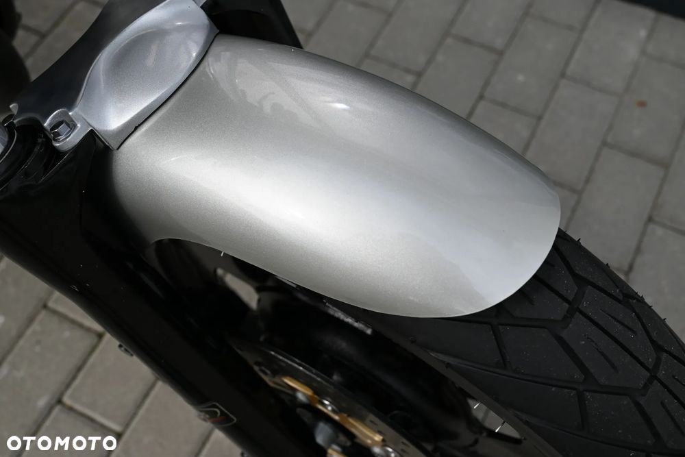 Yamaha V-MAX - 18