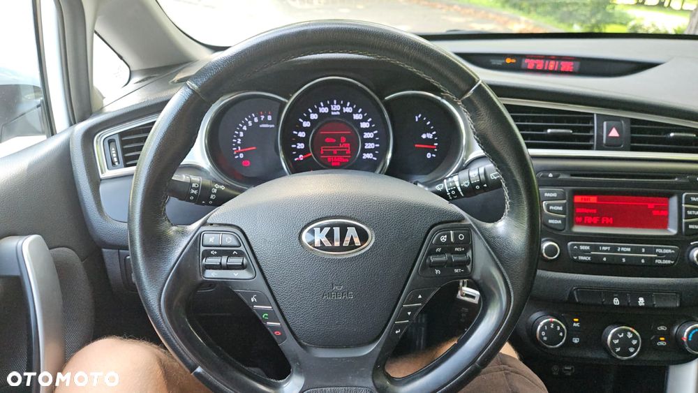 Kia Ceed - 9