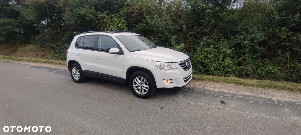 Volkswagen Tiguan - 1