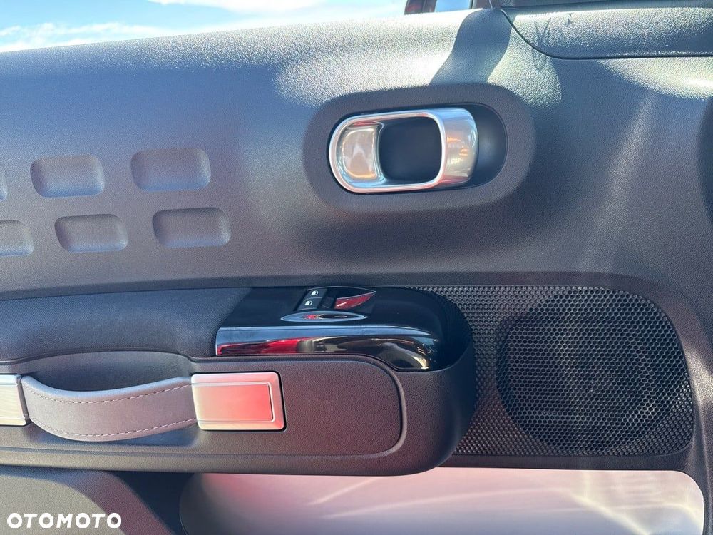 Citroën C3 1.2 PureTech Shine - 26