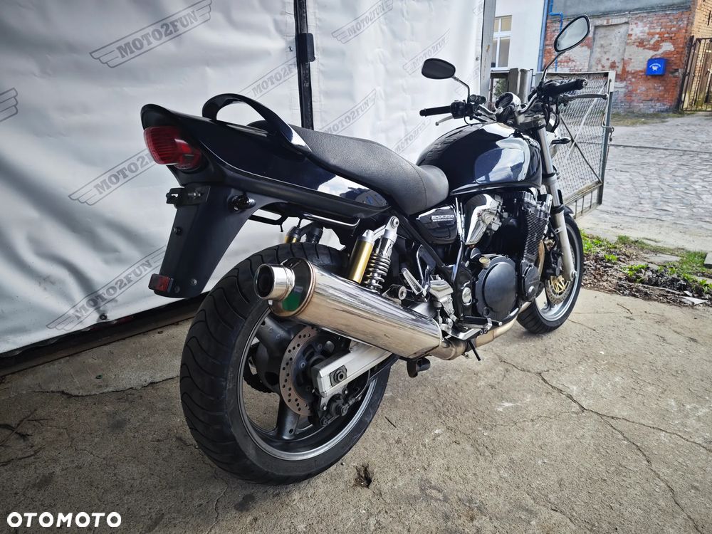 Suzuki GSX - 3