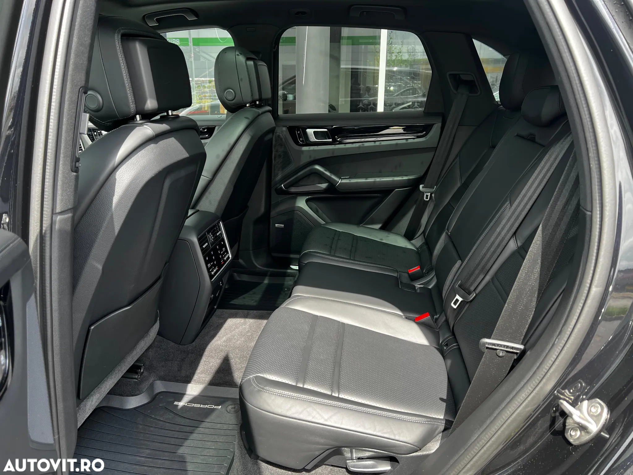Porsche Cayenne - 10