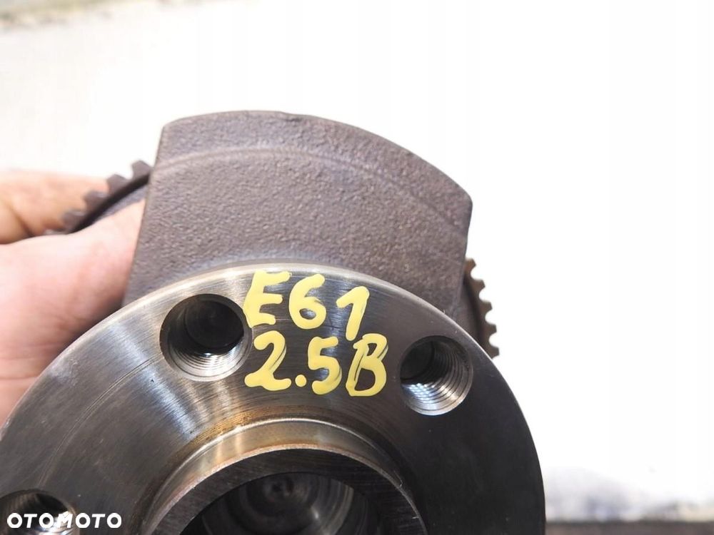 WAŁ KORBOWY BMW E61 2.5i 755328701 - 2