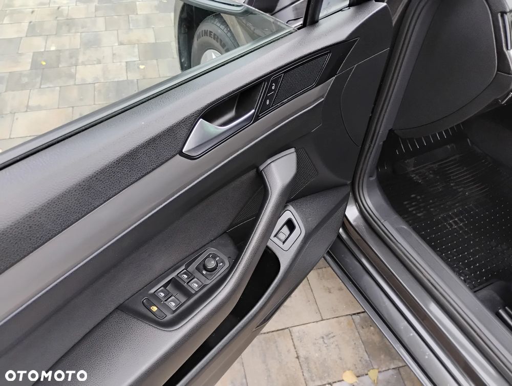 Volkswagen Passat Variant 1.4 TSI (BlueMotion Technology) Trendline - 11