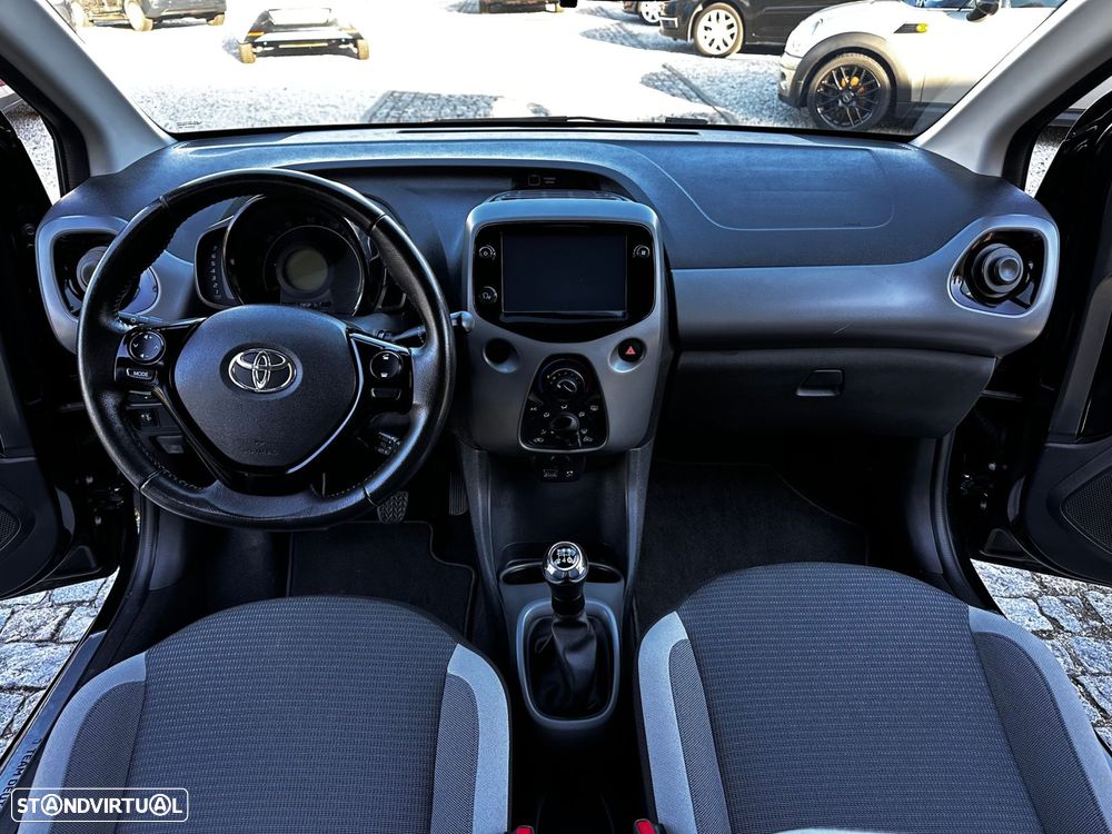 Toyota Aygo 1.0 X-Clusiv Black - 16