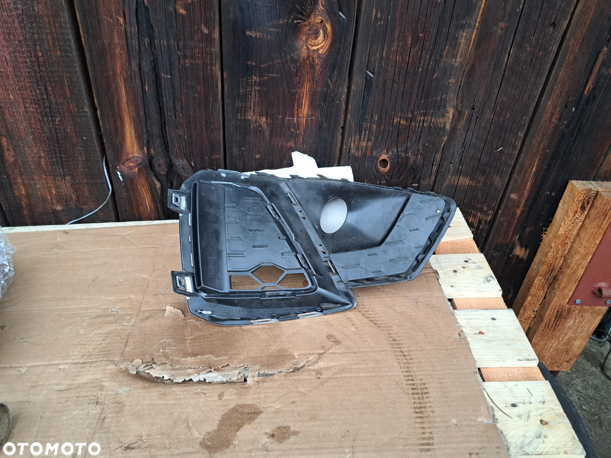 Prawa kratka Audi A4 A-4 B9 Lift S-Line 8W0807682AM - 8