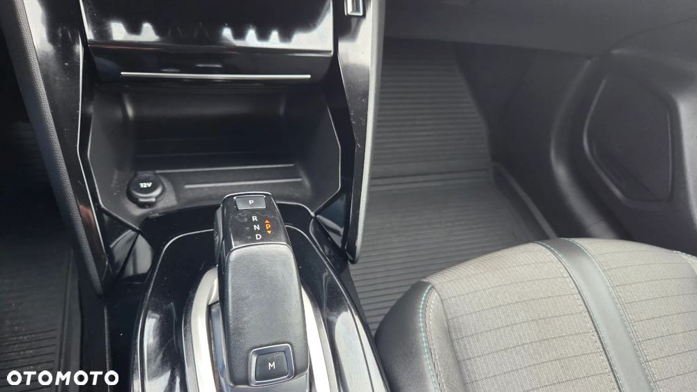 Peugeot 208 Hybrid 110 e-DSC6 Allure - 17