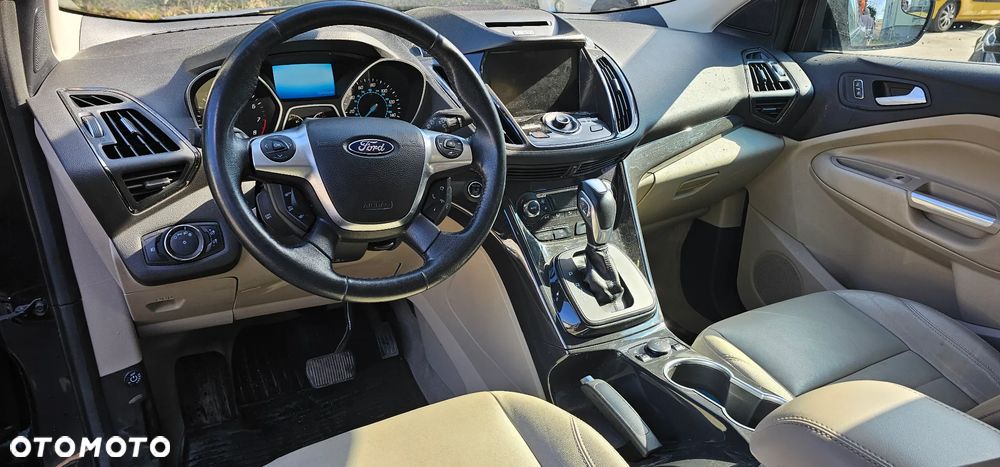 Ford Escape 2.0 EcoBoost AWD Titanium - 4