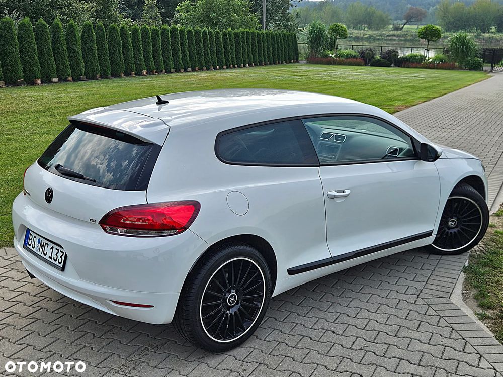 Volkswagen Scirocco 1.4 TSI DSG - 25