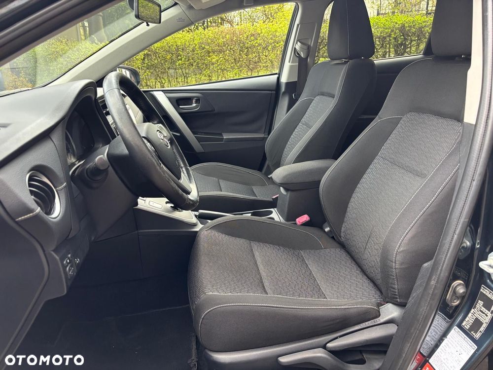 Toyota Auris 1.8 HSD Prestige - 18