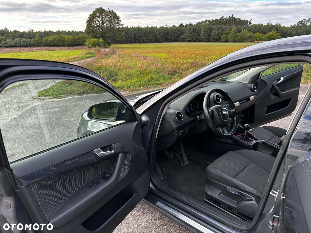 Audi A3 Sportback 2.0 TDI DPF Ambiente - 14