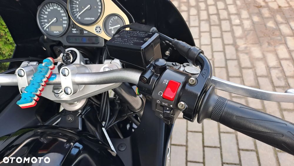 Yamaha FZS - 23