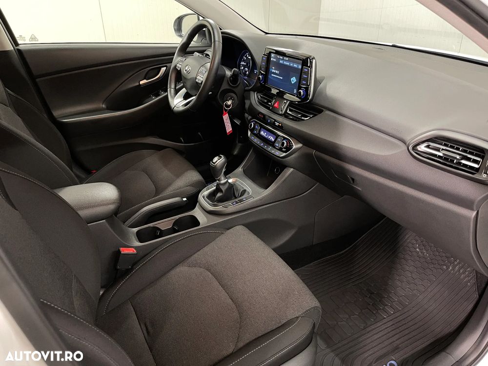Hyundai i30 1.5 110CP M/T Highway - 11