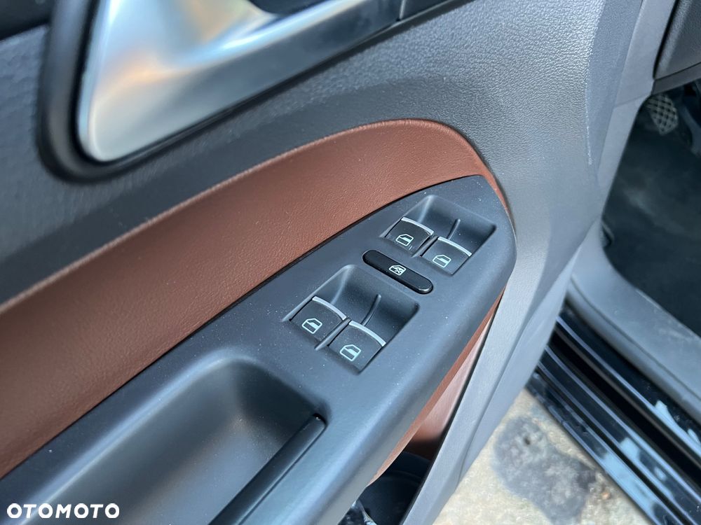 Volkswagen Touran 1.6 TDI DPF BlueMotion Technology Highline - 21