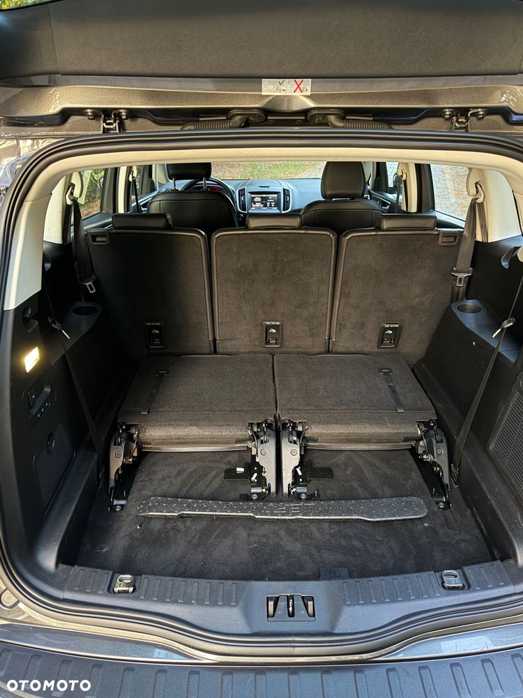 Ford S-Max - 14