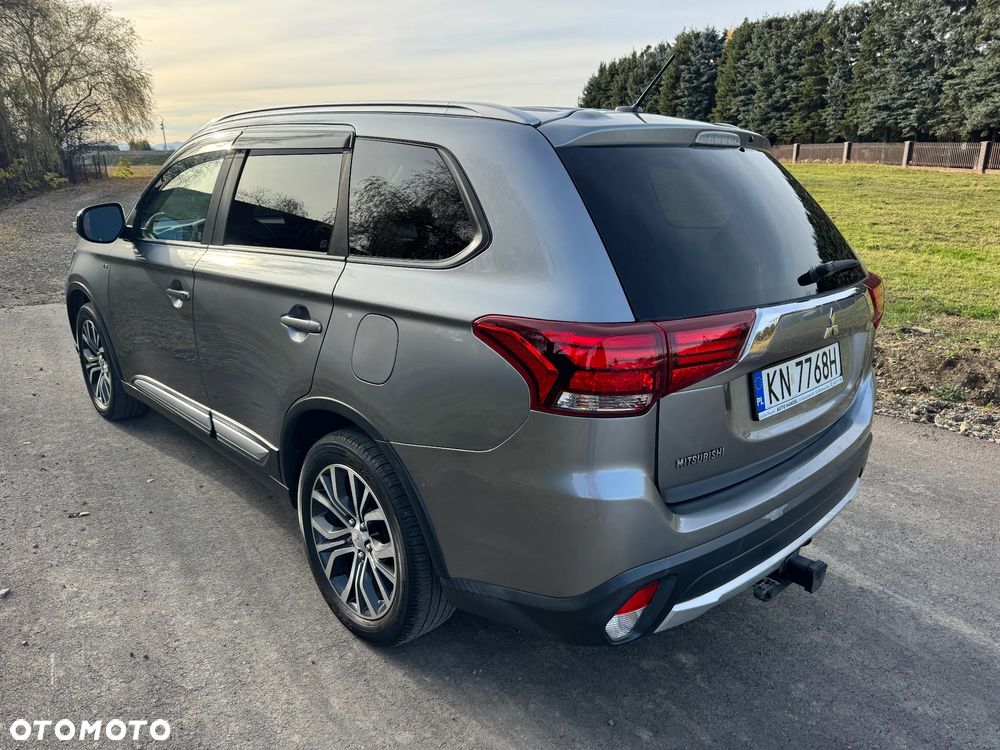 Mitsubishi Outlander 2.4 4WD CVT Instyle - 11