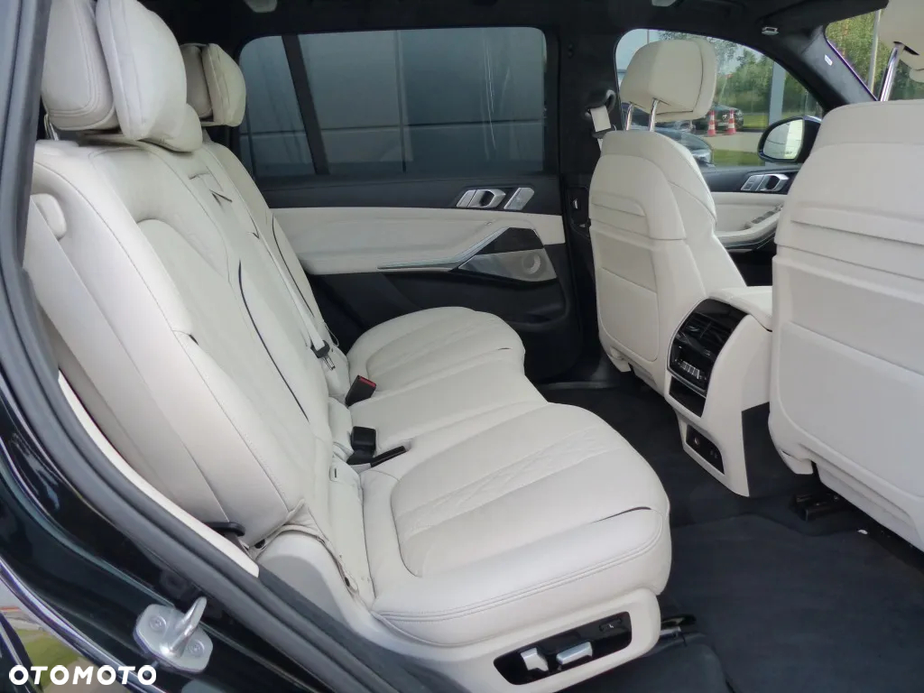 BMW X7 M50i sport - 21