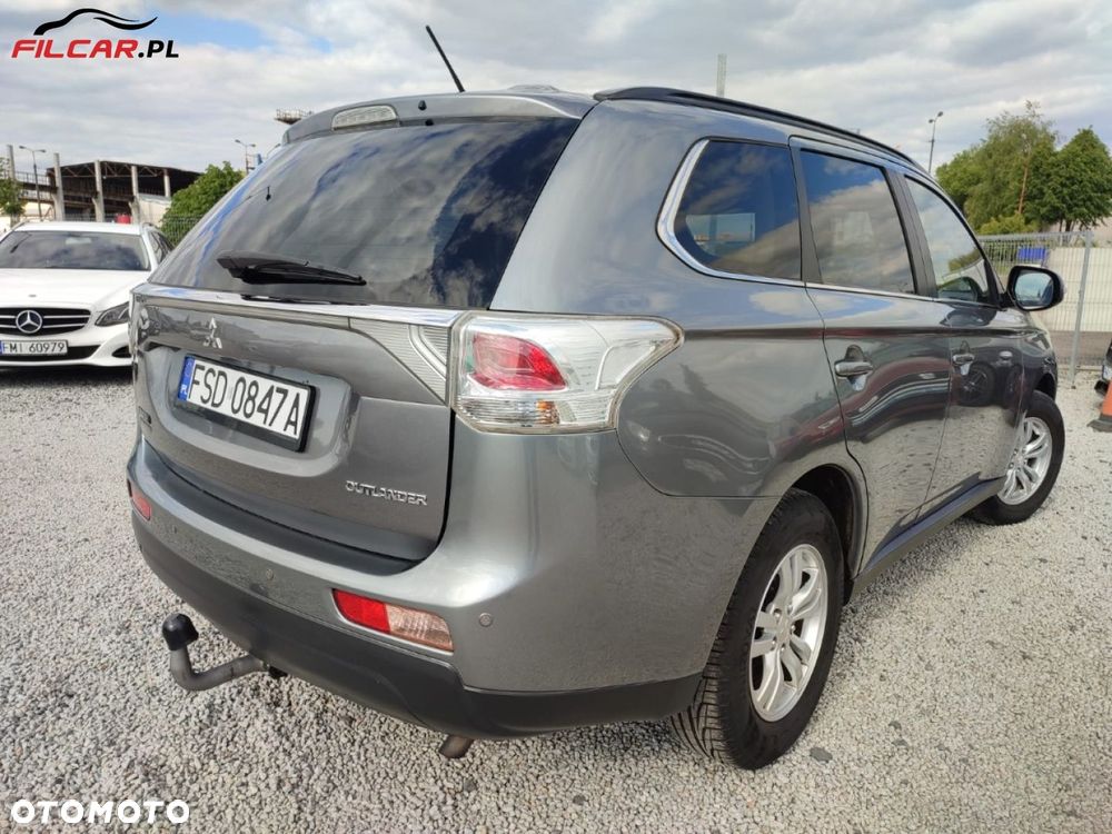 Mitsubishi Outlander - 3