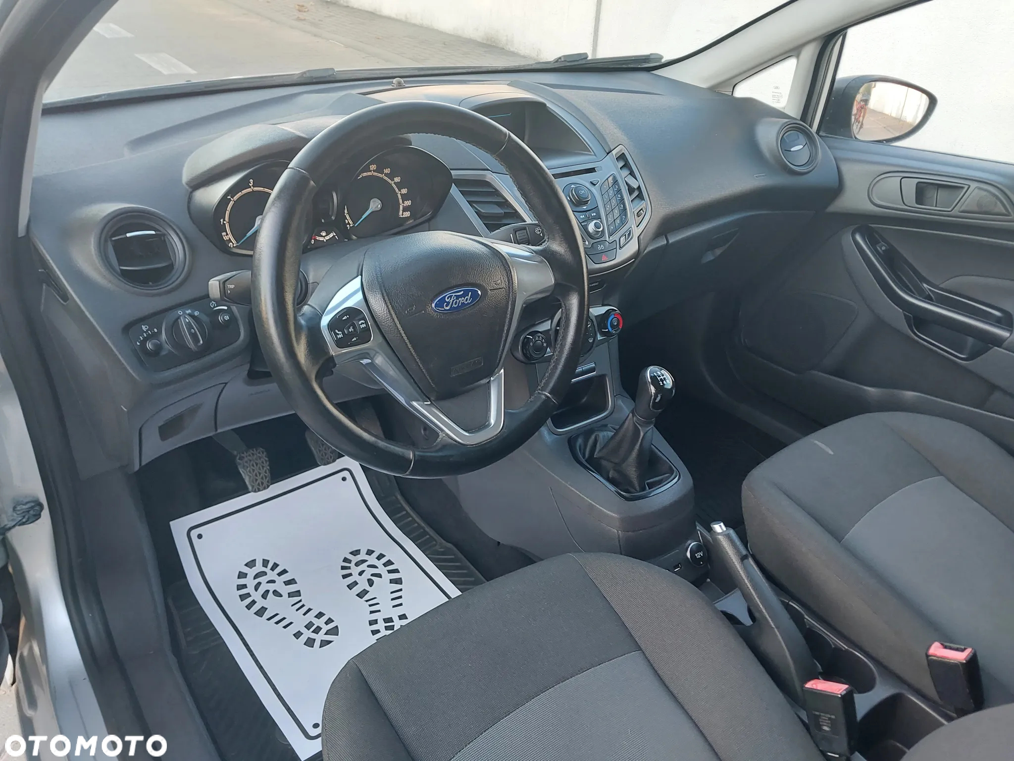 Ford Fiesta 1.6 TDCi DPF Trend - 9
