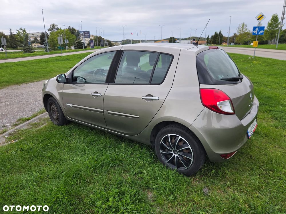 Renault Clio 1.2 16V Alize - 5