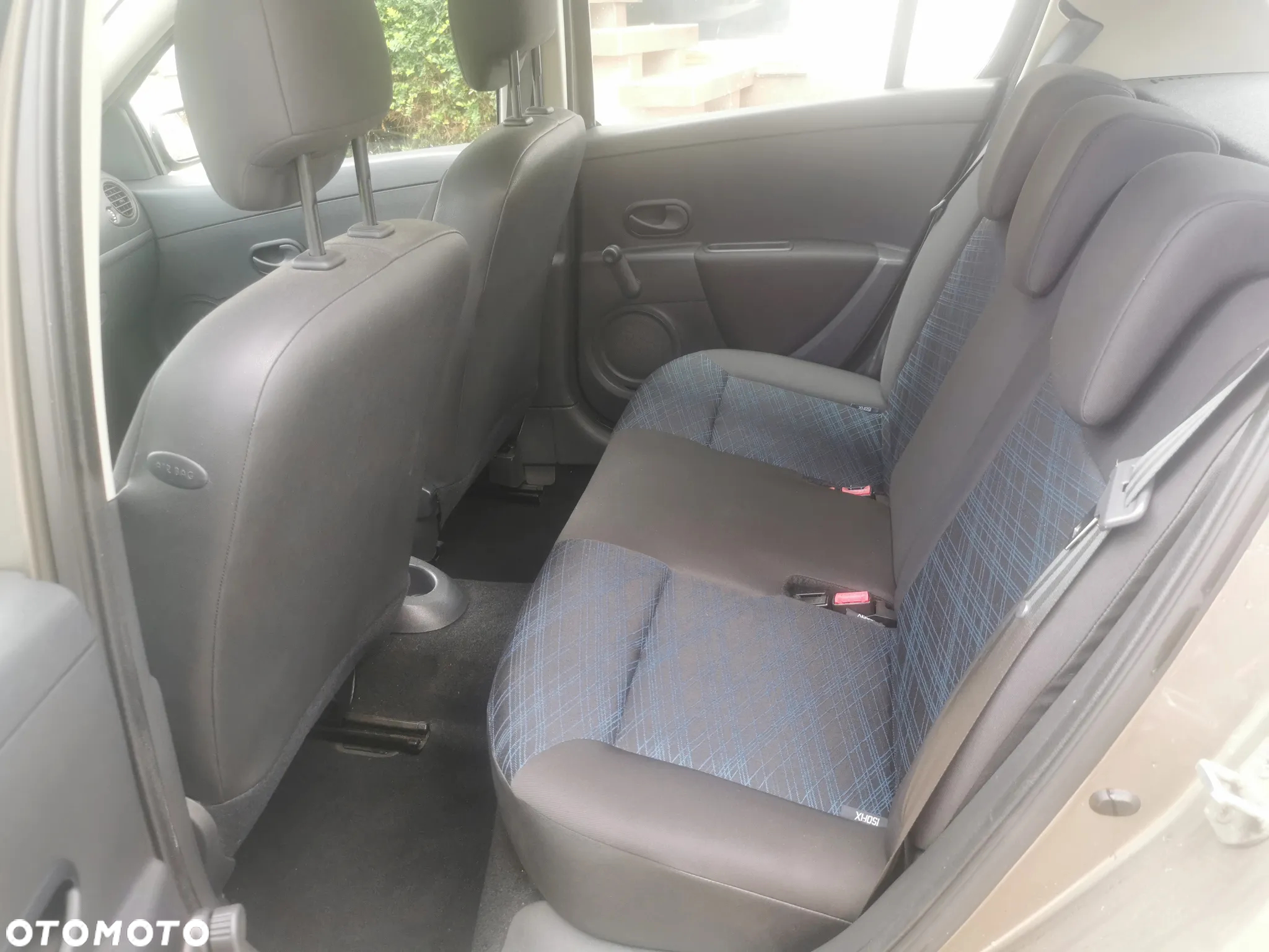 Renault Clio 1.2 16V 75 Dynamique - 10