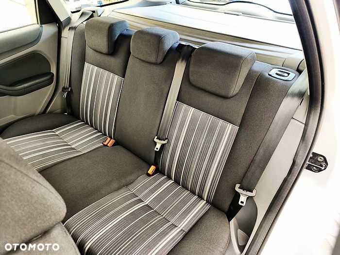 Ford Focus - 33