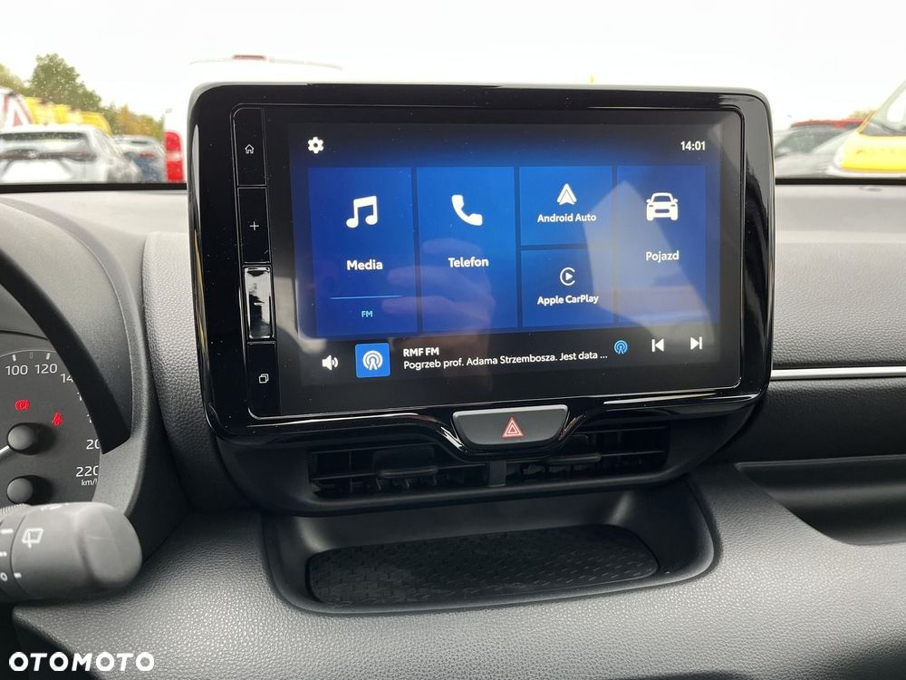 Toyota Yaris 1.5 Comfort - 11