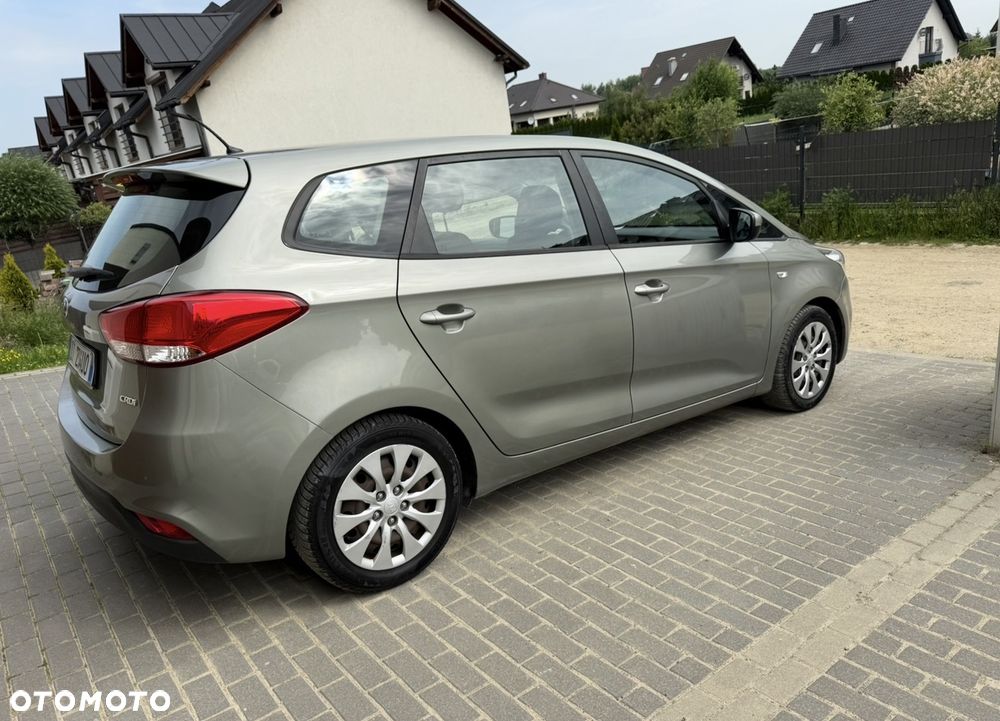 Kia Carens 1.7 CRDi M 7os - 5