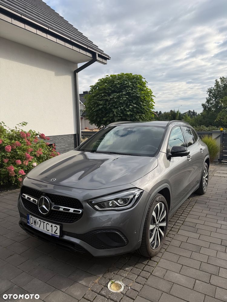 Mercedes-Benz GLA 200 Business Edition - 1