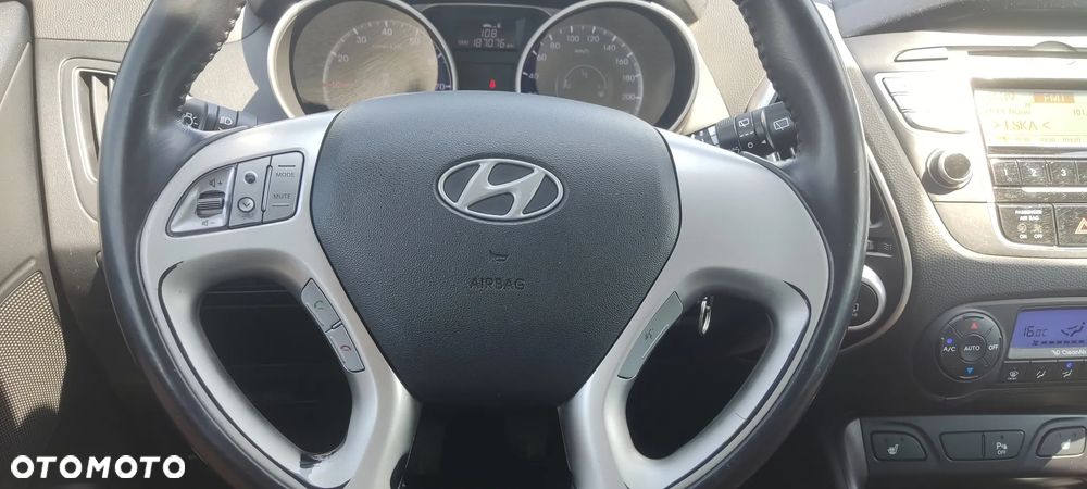 Hyundai ix35 1.6 2WD Fifa World Cup Edition - 14