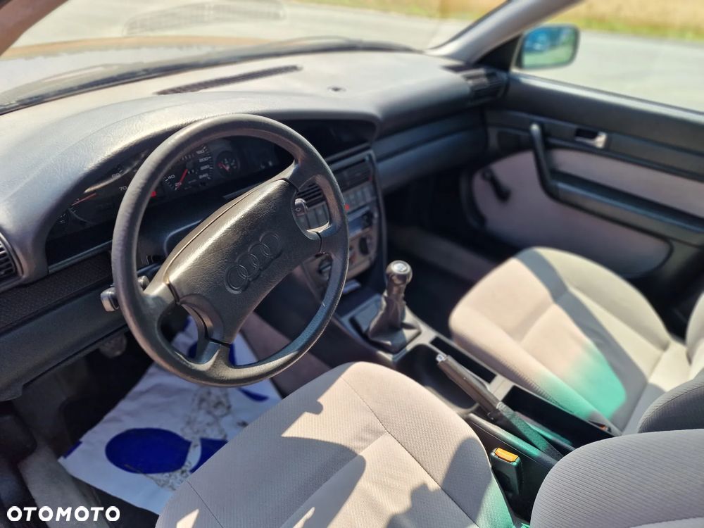 Audi 100 2.3 E - 19