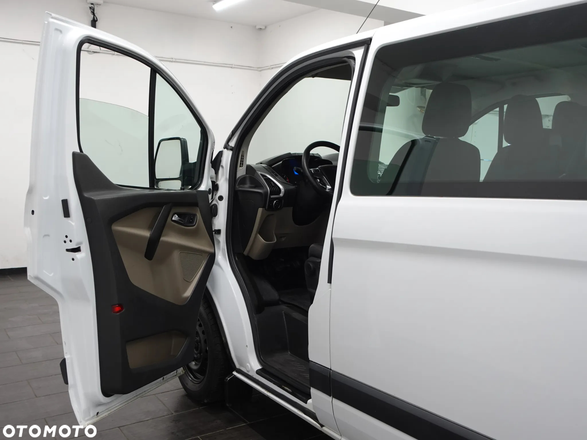 Ford Transit Custom - 19