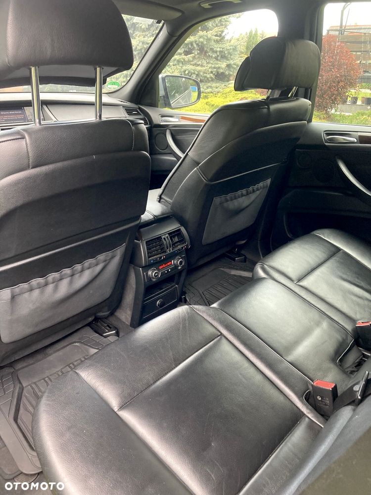 BMW X5 xDrive48i - 7