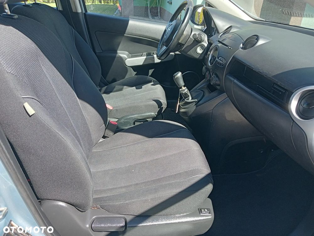 Mazda 2 - 24