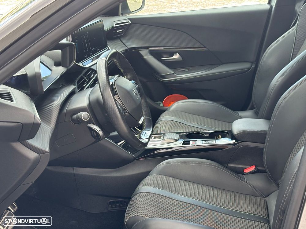 Peugeot e-2008 50 kWh GT - 5