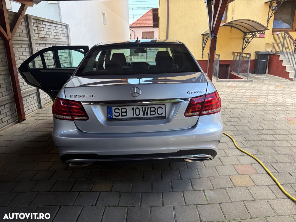 Mercedes-Benz E 250 CDI 4MATIC Aut. - 12