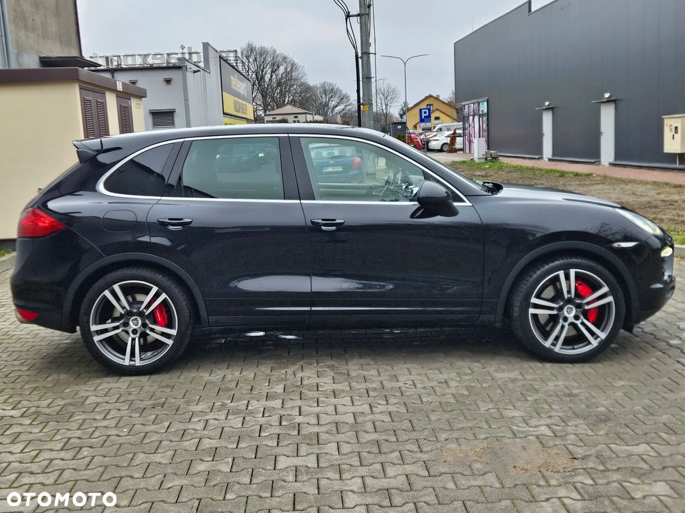 Porsche Cayenne Turbo Tiptronic S - 32