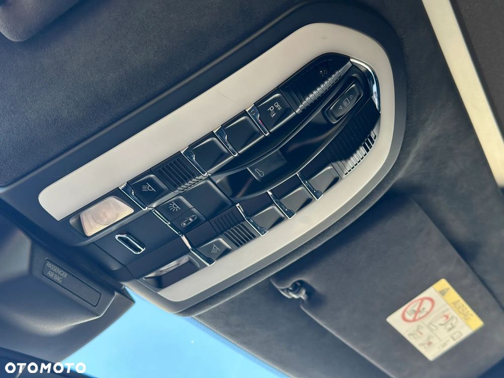 Porsche Macan Turbo - 19