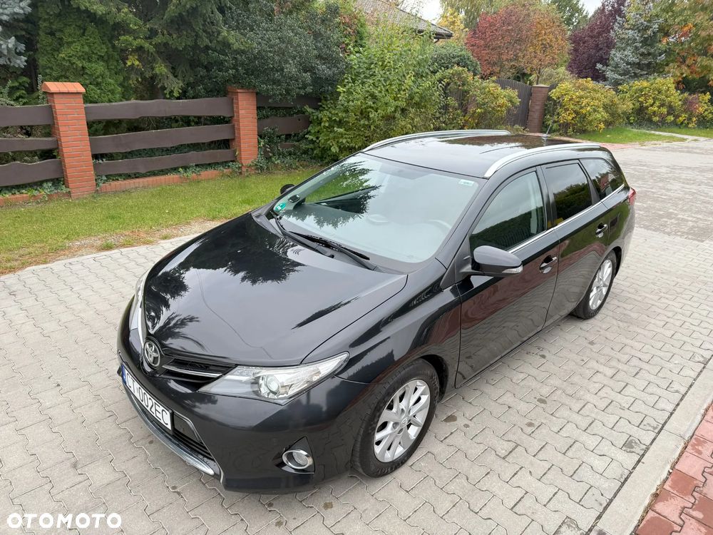 Toyota Auris 2.0 D-4D Executive - 4