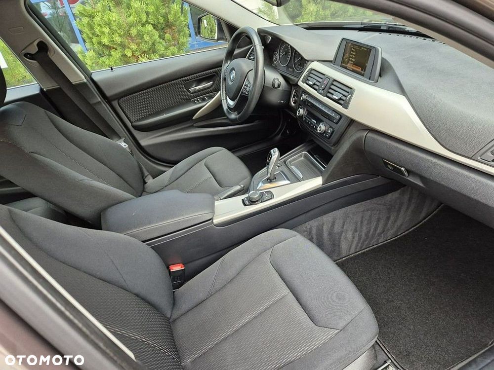 BMW Seria 3 320d Efficient Dynamic Edition - 13