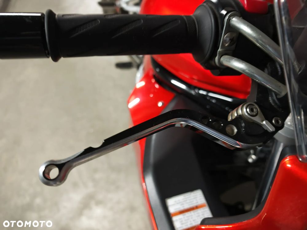 Suzuki GSX - 10
