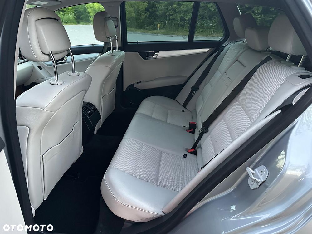 Mercedes-Benz Klasa C 180 Kompressor BlueEFFICIENCY Avantgarde - 27