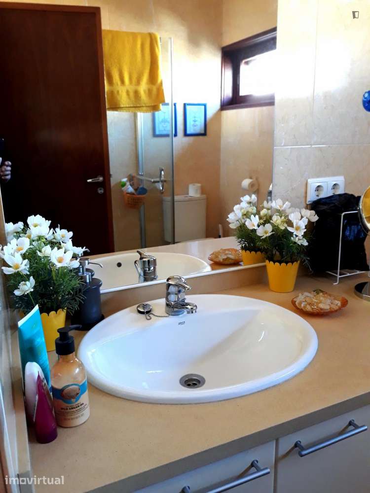 Quarto - localizado em Valongo Porto - Grande imagem: 5/12
