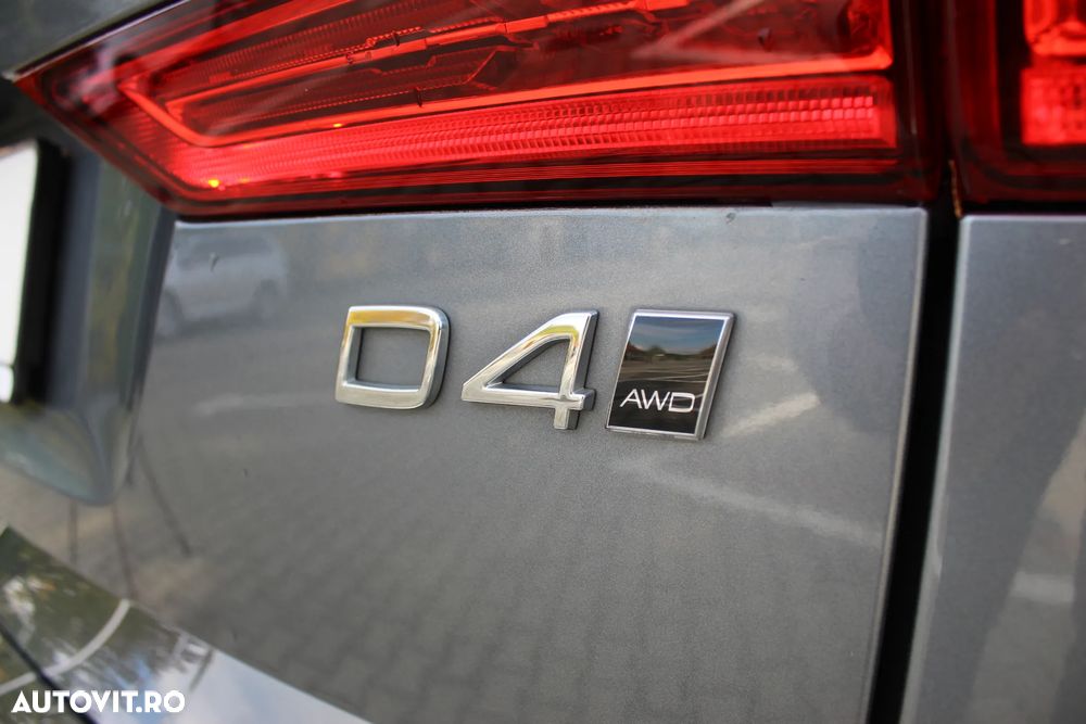 Volvo XC 60 D4 AWD Momentum - 33